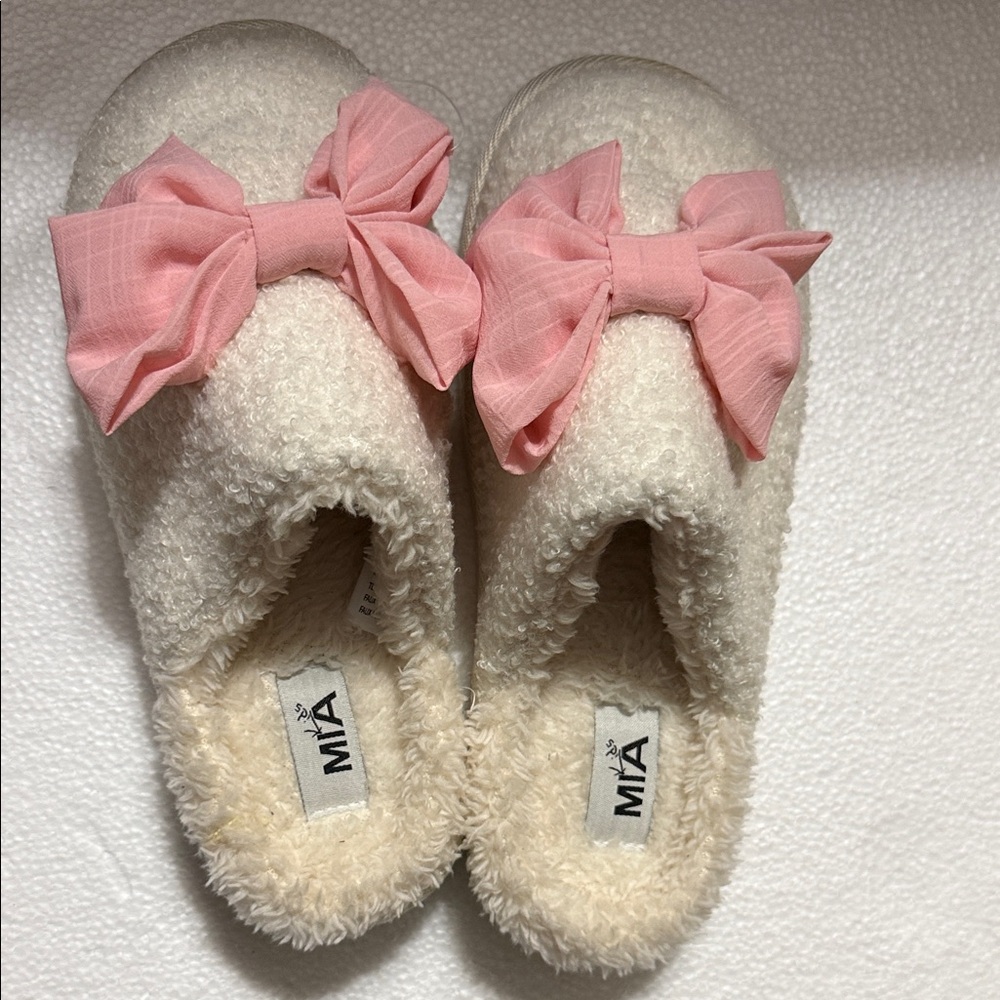 MIA Kids' Soft Cream Slippers with Pink Bows